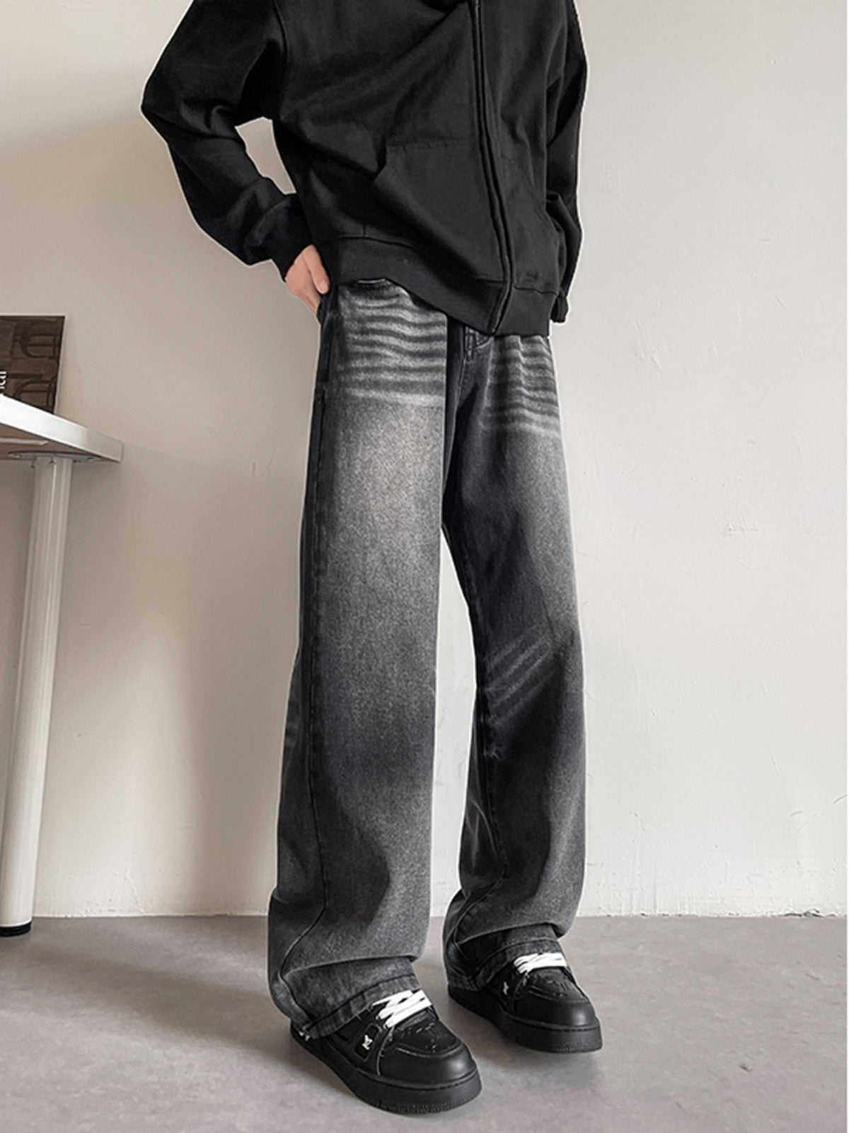 Men's Oversized distressed jeans